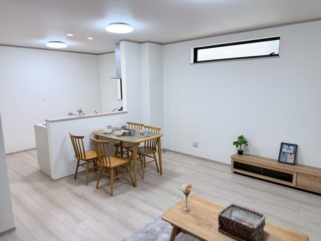 川口市上青木　新築一戸建て　１号棟の居間・リビング|ゆったり過ごせる居間です