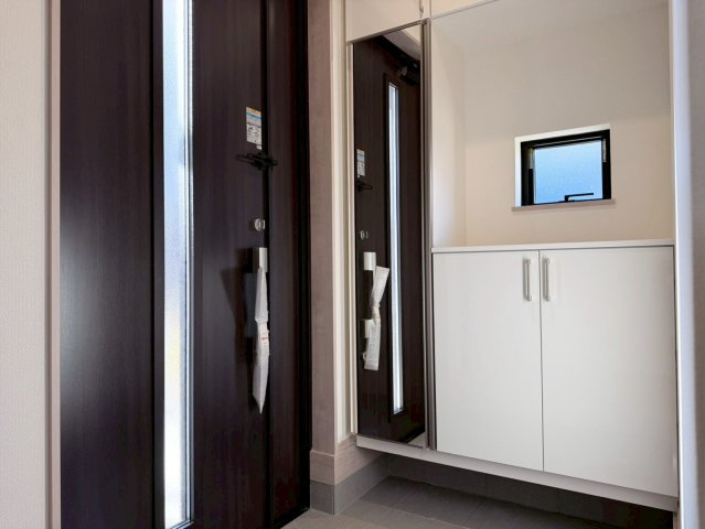 川口市上青木　新築一戸建て　１号棟の玄関|シンプルで使いやすい玄関です