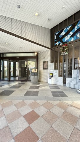 ラ・ビスタ宝塚ウエストウイング二番館のエントランス|エントランス