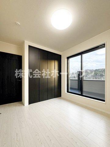 あきる野市野辺　新築戸建の洋室|落ち着いた色調の洋室です