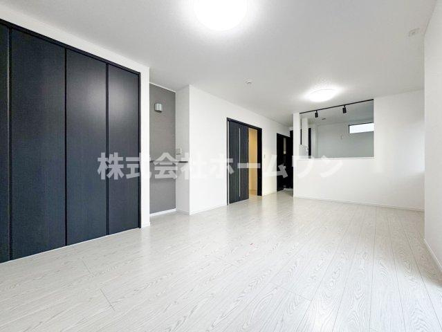 あきる野市野辺　新築戸建の居間・リビング|使いやすいリビングです