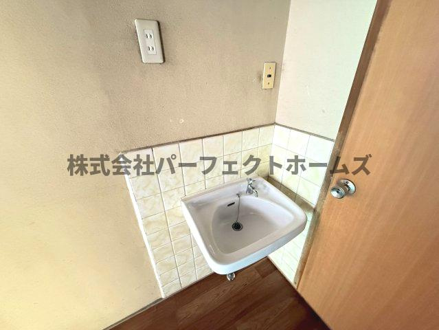 村野東町テラス　賃貸の洗面所|明るい洗面所です