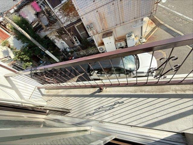 村野東町テラス　賃貸のバルコニー|暖かな日差しのふりそそぐバルコニー