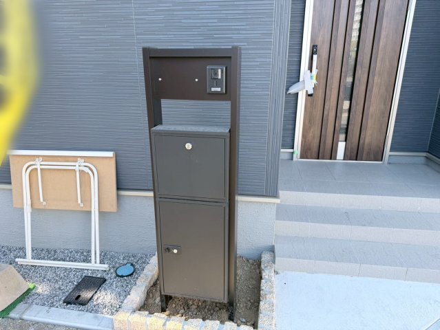 川口市上青木2丁目　新築一戸建て　1号棟のその他共用部分|宅配ボックス付き