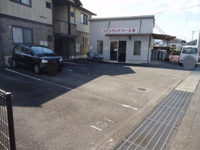 ウィルモア 土佐の駐車場|駐車場