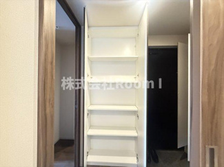 【設備】 | ザ・パークハビオ谷町六丁目クロス | 明るい玄関です