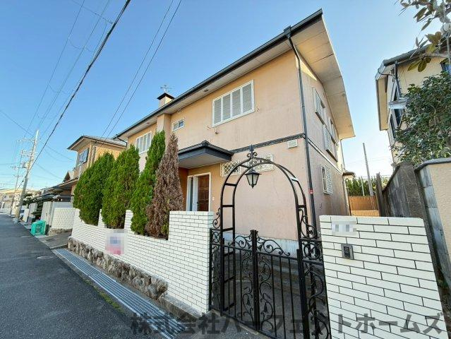 東香里2丁目戸建の前面道路含む現地写真