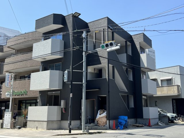 THE NOBLES 聖マリア病院前