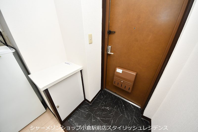 プリモレガーロ香春口の玄関