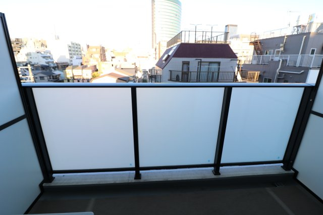 【バルコニー】