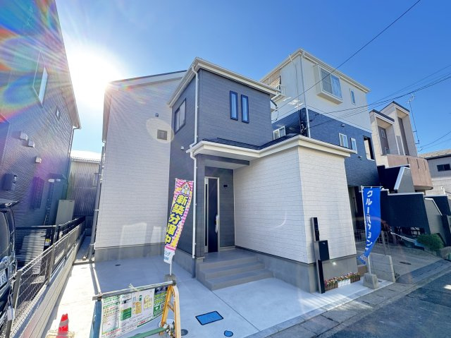 三郷市戸ケ崎３丁目新築戸建【前谷小学校：7分】の外観|完成済み内覧可能です！！