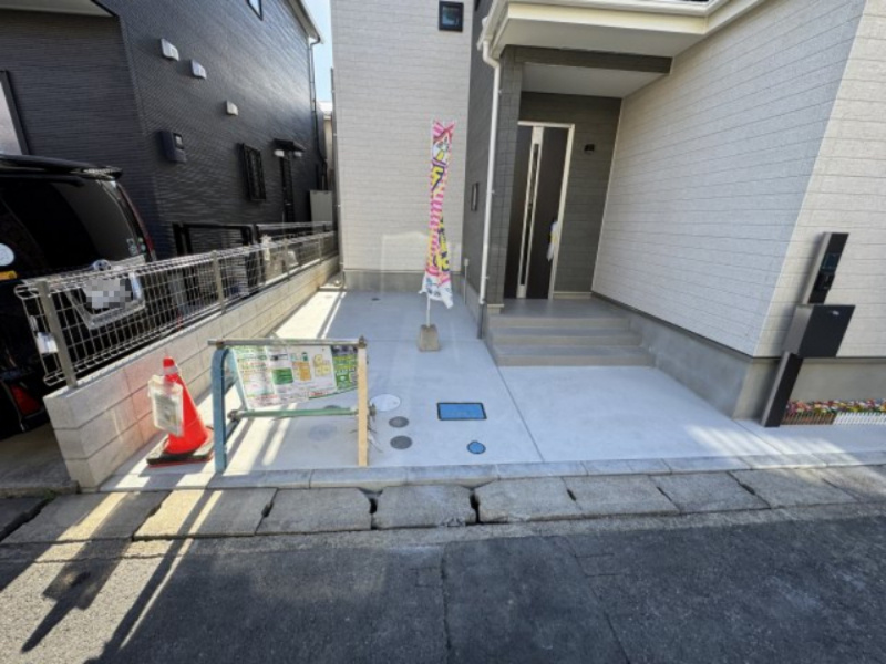 三郷市戸ケ崎３丁目新築戸建【前谷小学校：7分】の駐車場|駐車スペース完備