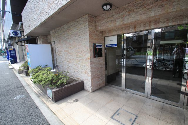 【エントランス】