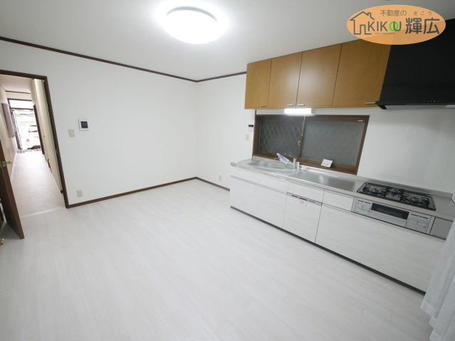 【居間・リビング】 | 加古川市平岡町高畑　中古戸建