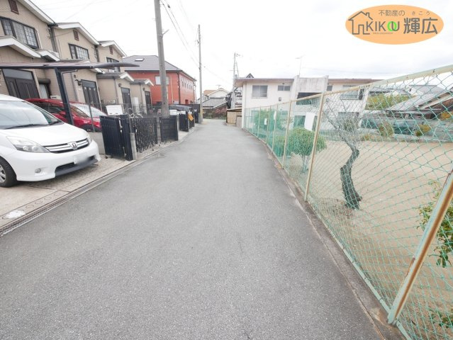 【前面道路含む現地写真】 | 加古川市平岡町高畑　中古戸建