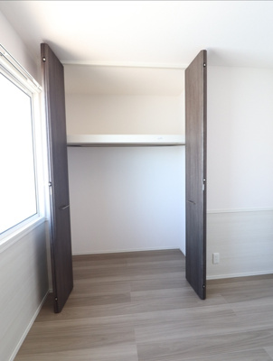  | ステラ | 205 クローゼット