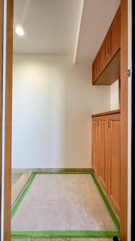 リバティパーク枚方F棟の玄関