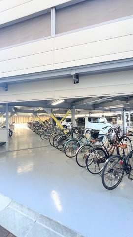 リバティパーク枚方F棟の駐輪場