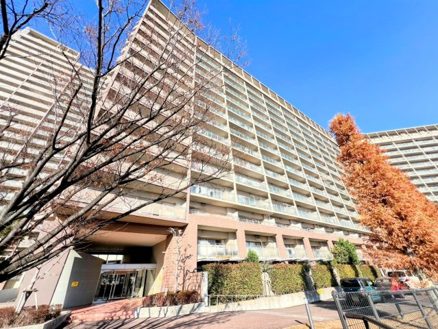 リバティパーク枚方F棟の外観