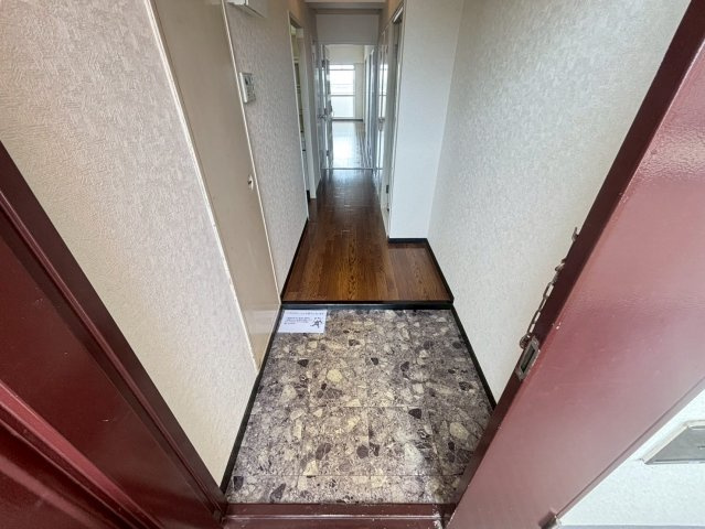 奈良パークハイツの玄関