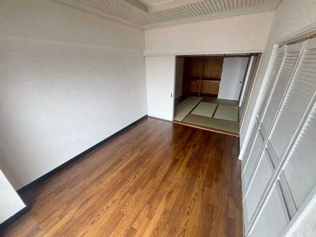 奈良パークハイツの居間・リビング