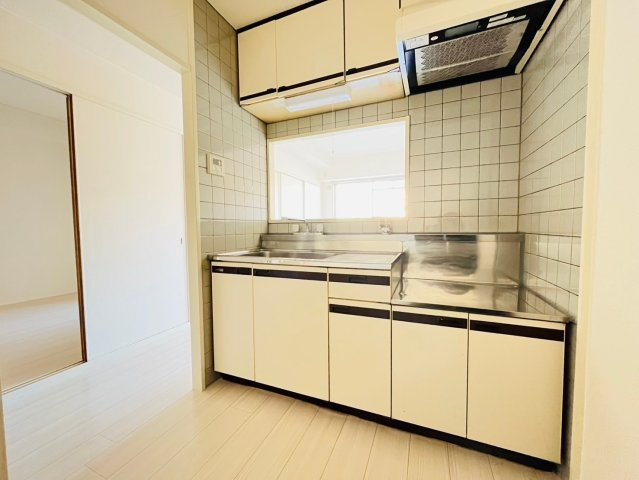 日宝アドニス塩屋のキッチン