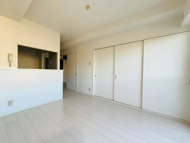 日宝アドニス塩屋の居間・リビング