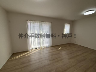 【居間・リビング】 | 神戸市西区枝吉1丁目　新築戸建　仲介手数料無料！ | ゆったり過ごせる居間です