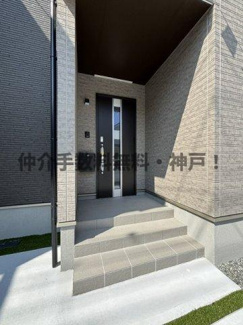 【玄関】 | 神戸市西区枝吉1丁目　新築戸建　仲介手数料無料！ | ゆったりとした玄関です