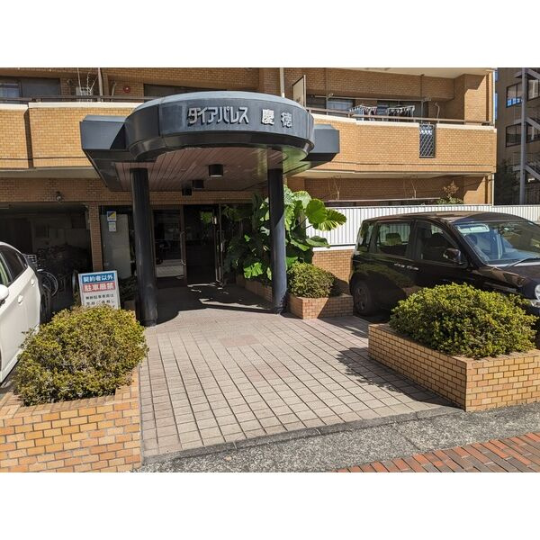 ダイアパレス慶徳のエントランス