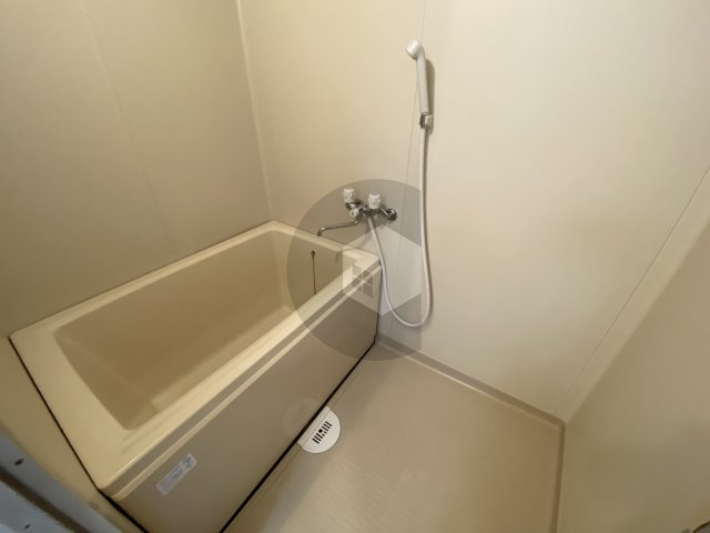 シロハイヌ小阪の浴室