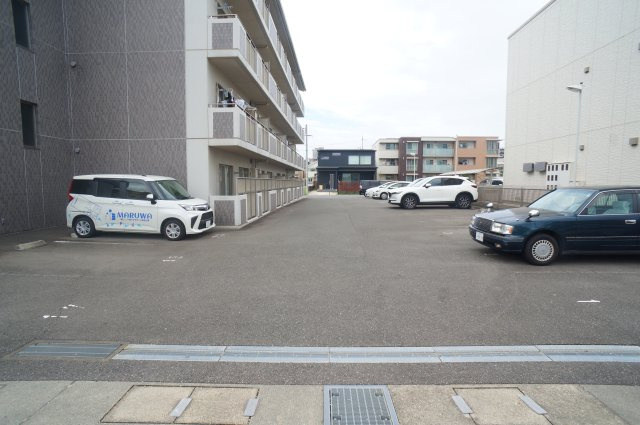 アルペンローゼの駐車場