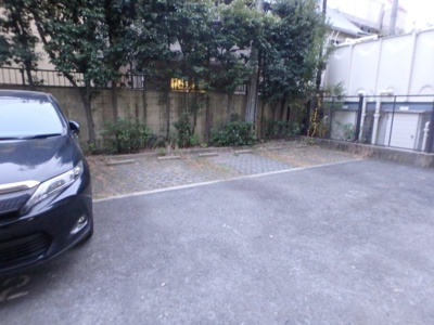 【駐車場】 | ジュエルコート甲子園口 | 駐車場に車を止められます