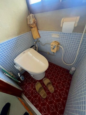大崎中古戸建のトイレ|トイレになります。
現状汲取り式となっております。