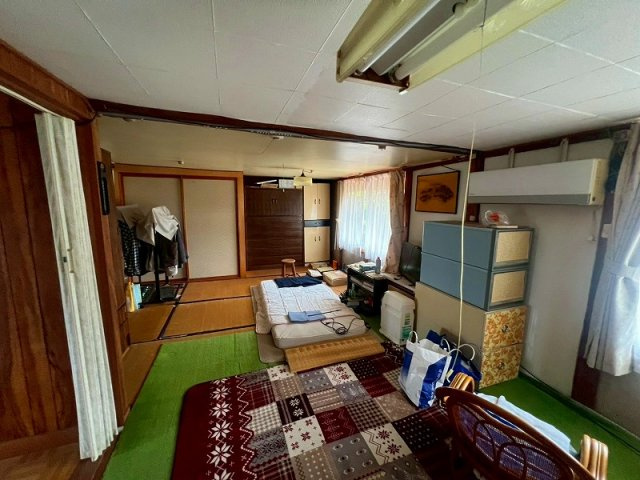 大崎中古戸建の和室|二階和室となっております。
広い空間となっております。