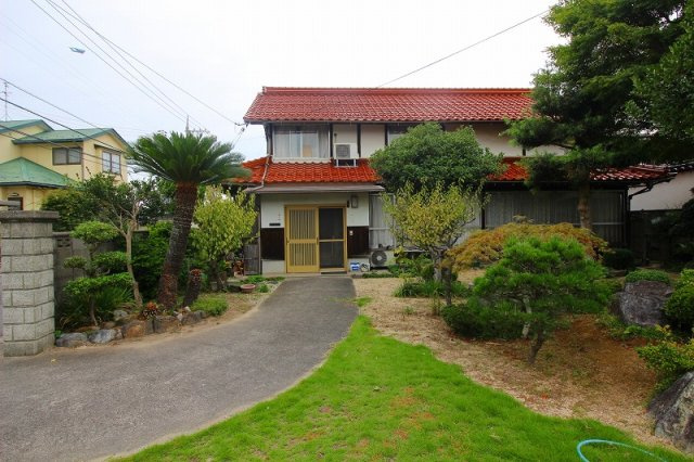 大崎中古戸建の外観|敷地面積約178坪となっております。
