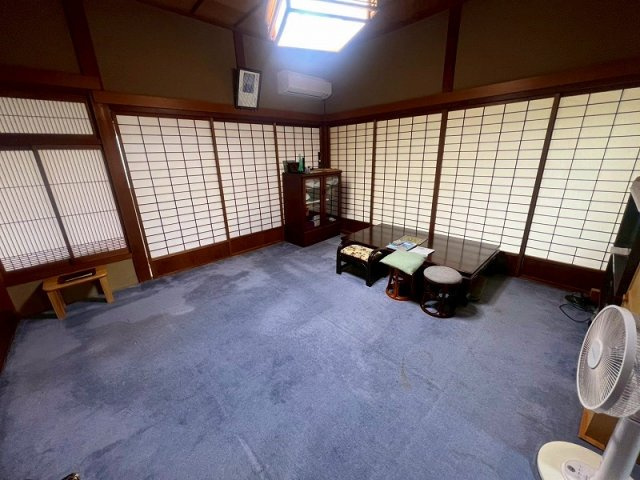 大崎中古戸建の和室|和室約8帖となっております。
綺麗に使用されております〇