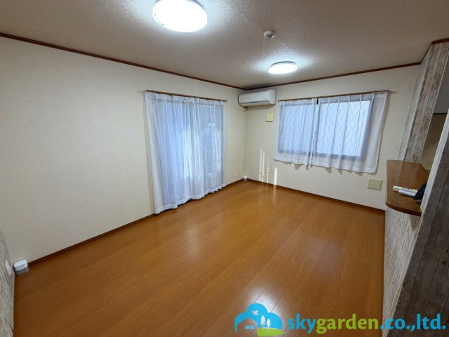 伊勢原市板戸　中古戸建の居間・リビング