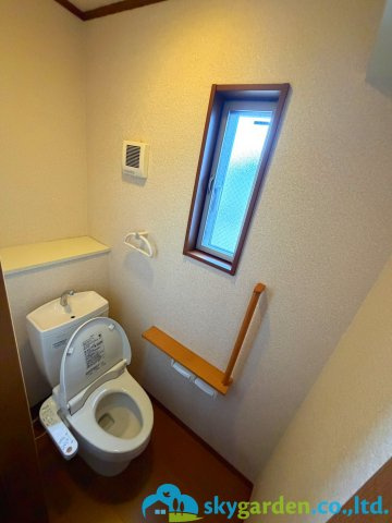 伊勢原市板戸　中古戸建のトイレ