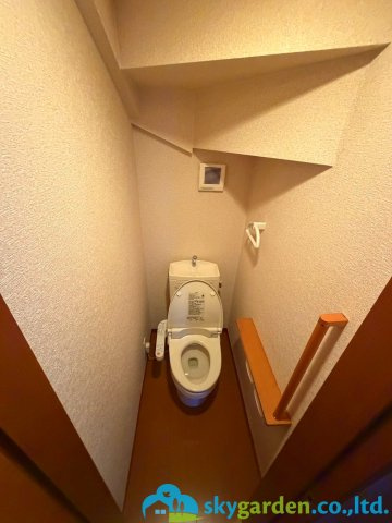 伊勢原市板戸　中古戸建のトイレ