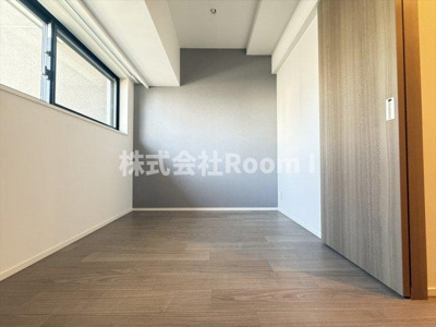【寝室】 | ザ・パークハビオ谷町六丁目クロス | 広くて明るい寝室
