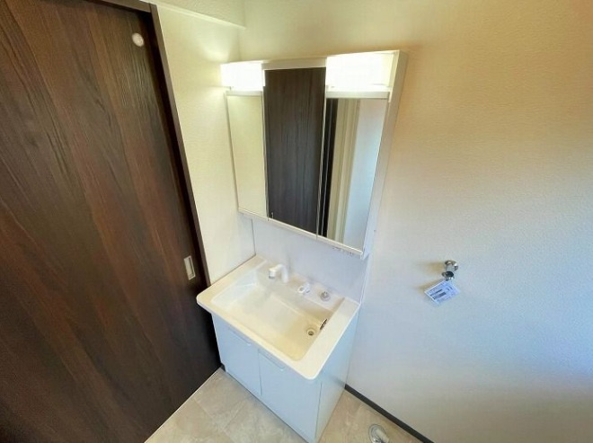中古戸建 早良区田村4丁目の独立洗面台|朝の身支度には欠かせない独立洗面化粧台