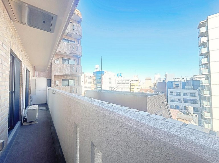 【バルコニー】