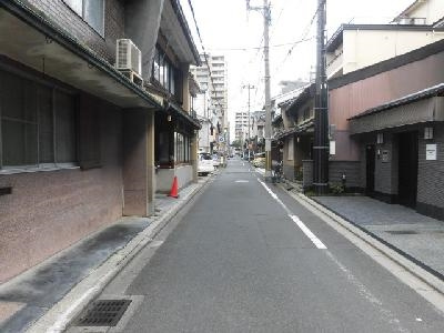 エターナルコート三条の周辺|前面道路