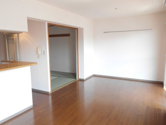 ＬＡＮＤ　ＨＯＭＥＳの居間・リビング