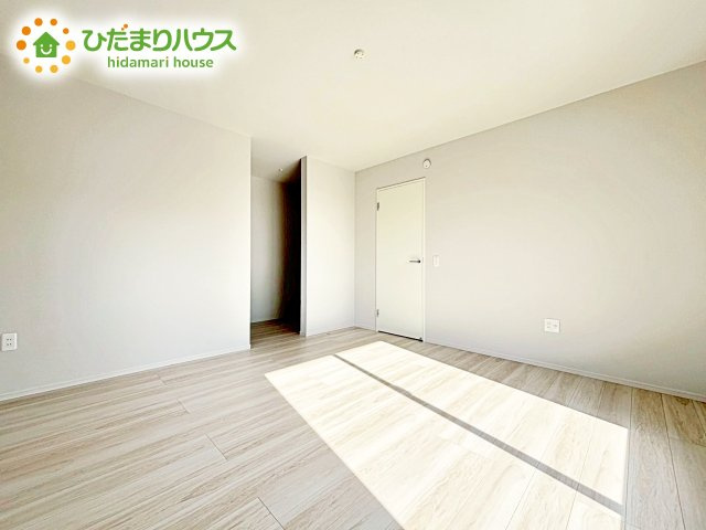 【寝室】 | 水戸市平須町13期　新築戸建　 | ベッドを置いても余裕の広さがあります。パソコンや趣味のスペースなどインテリアを考えるのも楽しみですね！