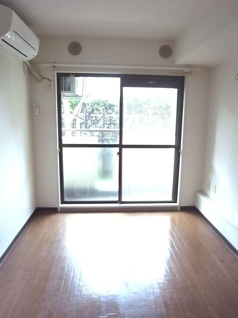 ジョイフル氷川台の洋室