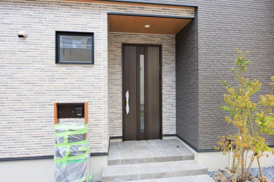 【玄関】 | アーキデイズ 小倉北区下富野3丁目 | 【お部屋探しのコツ】物件の検討と一緒に銀行の事前審査を行ってください。お申込みが被った際やお値引き交渉に有利になります(*^-^*)