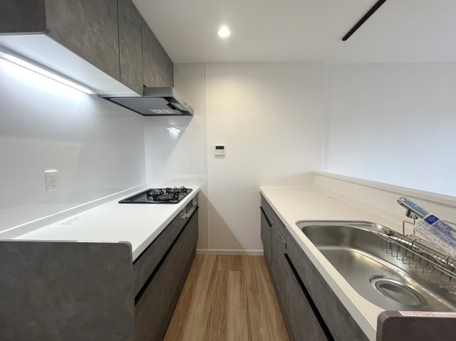 広々“ウォークスルークローゼット”に何収納スルー？【リフォーム】チェリーハイツ山手のキッチン