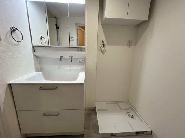 広々“ウォークスルークローゼット”に何収納スルー？【リフォーム】チェリーハイツ山手の独立洗面台